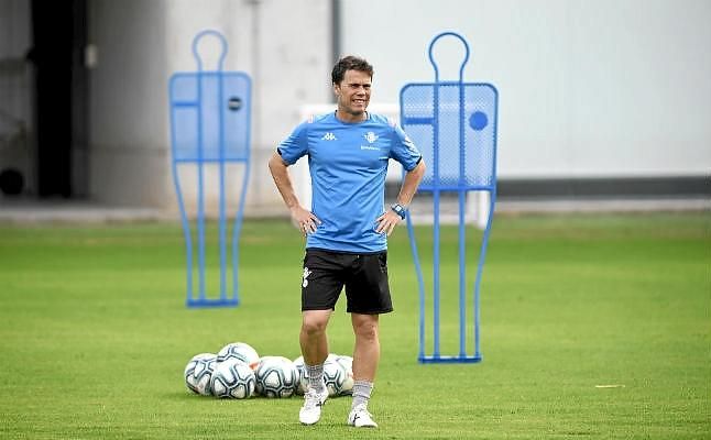 Entrenamiento bajo mínimos en el Betis