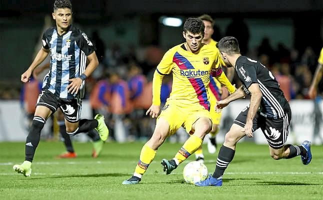 Kluivert le recomienda a Riqui Puig salir cedido