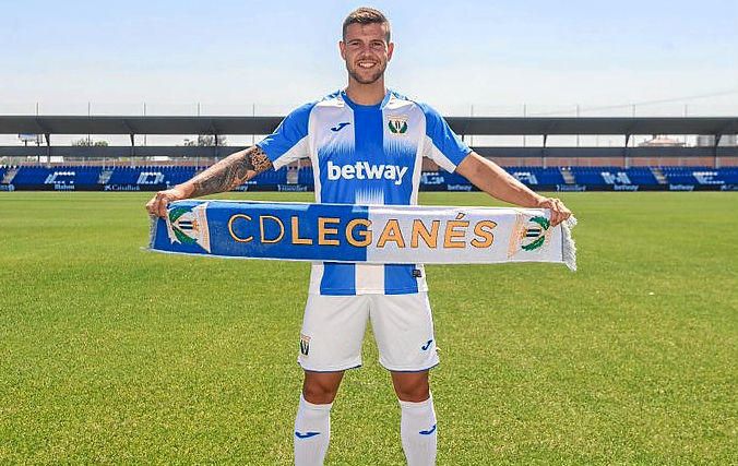 El bético Aitor Ruibal, con dos 'novias' para enero