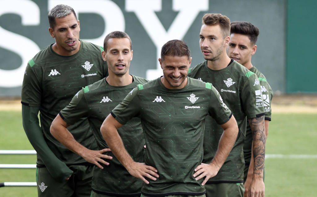 Vuelta al trabajo cargada de alicientes en el Betis