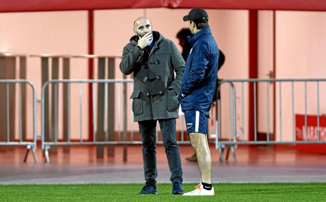 El Sevilla toma otros caminos para la delantera
