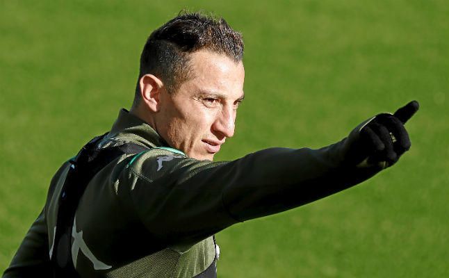 El Betis, pendiente de Guardado