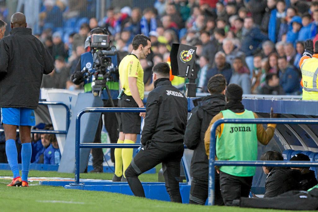 Tebas respalda al Betis en sus quejas por el VAR