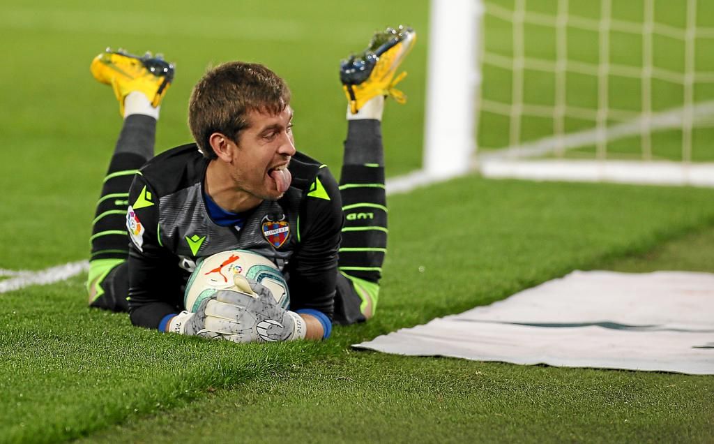 El Levante se pone duro por Aitor Fernández