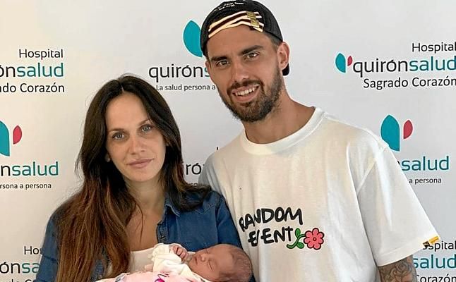 Suso ya tiene una hija sevillana, Bianca