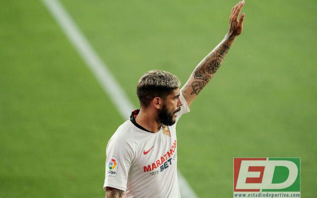 Banega se despide de LaLiga por la puerta grande, tras 12 años alternando 'beso y tortazo'