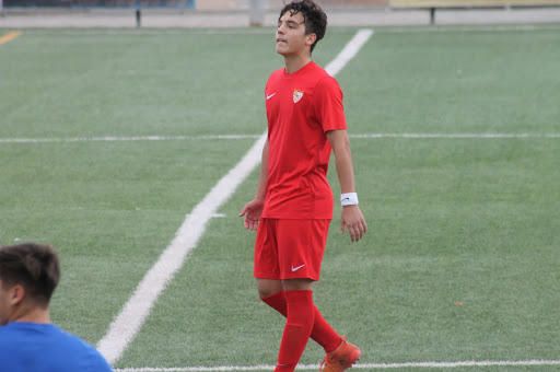 Abascal, el '9' que sueña con el Sánchez-Pizjuán