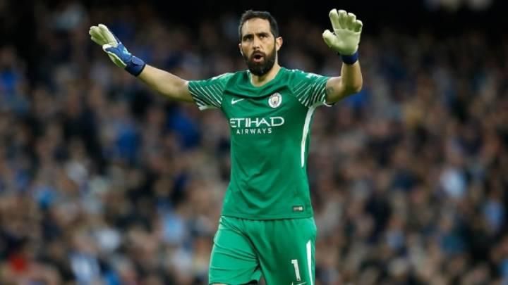 Claudio Bravo, respaldado para firmar por el Betis