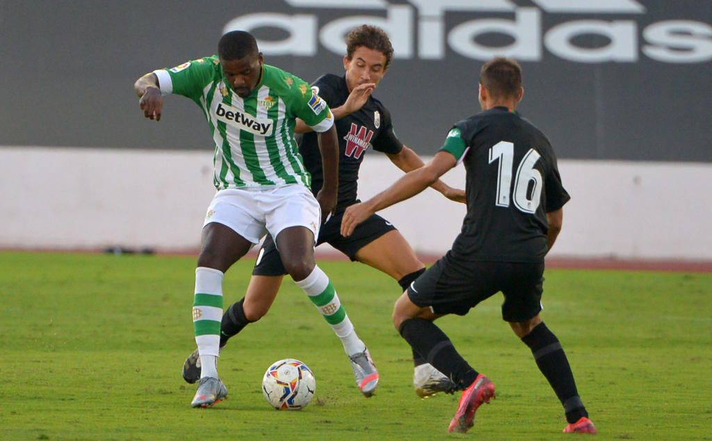 Real Betis-Granada (3-2): La fragilidad atrás resta lustre al tres de tres
