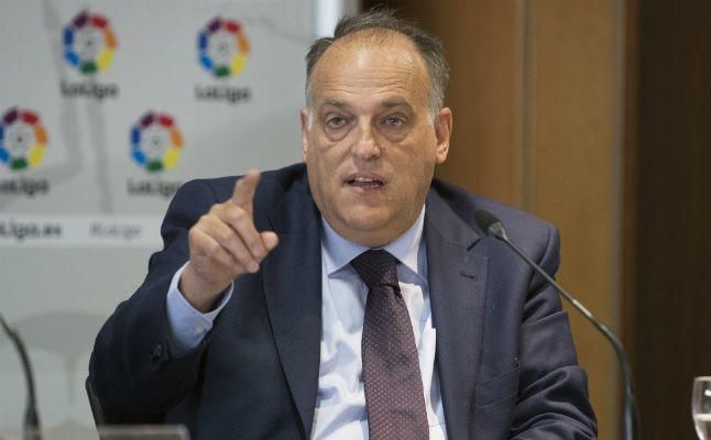 Tebas insta al Betis a "vender jugadores, rebajar la masa salarial o un tema mixto"