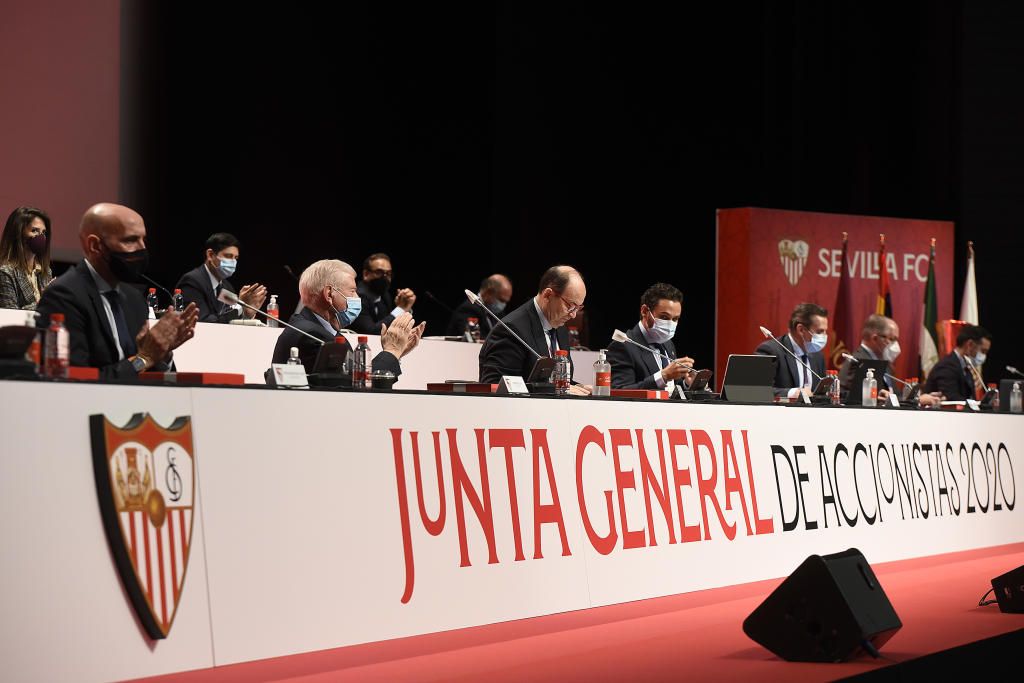 La expulsión de los 'Americanos' marca la junta del sevillismo