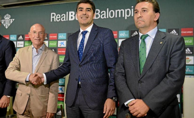 Los siete folios, diez, del despido de Serra Ferrer del Betis