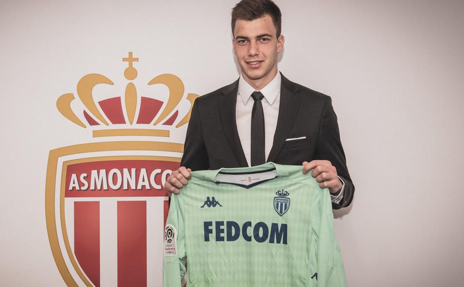 Majecki: el joven arquero polaco que controla el Sevilla