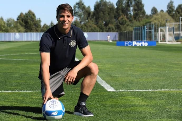 Óliver, brillando detrás de los focos