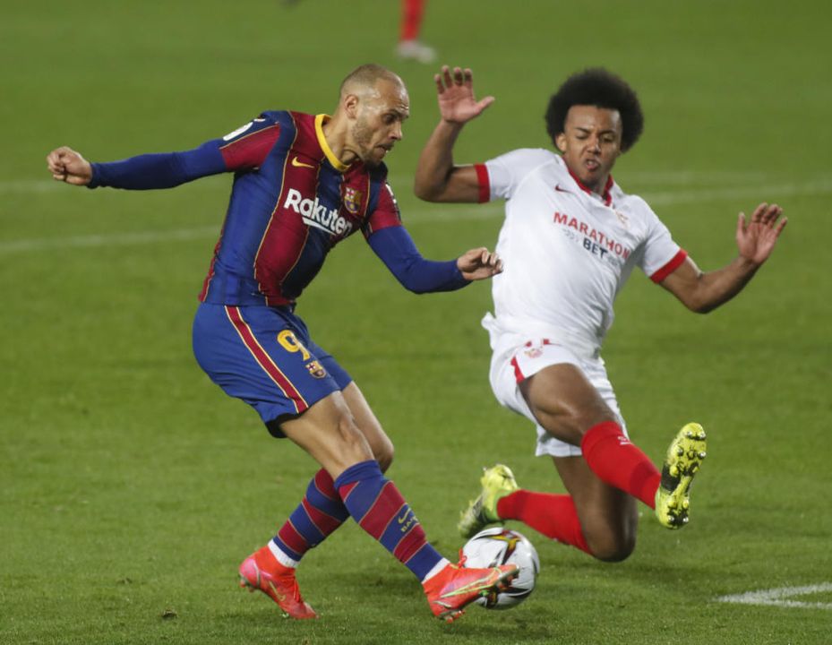 Así le ha ido al Sevilla FC sin Koundé: sus posibles sustitutos y un favorito