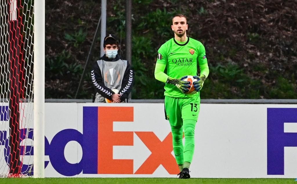 La Roma pone en el mercado a Pau López, con dos opciones en LaLiga