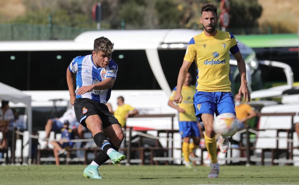 Cádiz CF 0-2 RCD Espanyol: Tercera derrota seguida en el debut de Sergi Gómez como perico