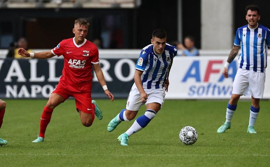 Carlos Fernández se lesiona y enciende las alarmas en la Real