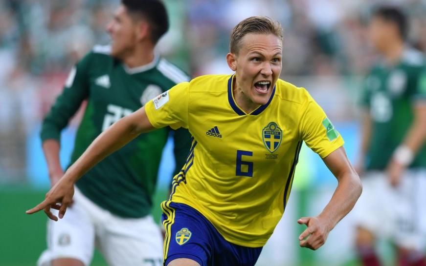 Augustinsson, cerca del Sevilla por la mitad de su valor
