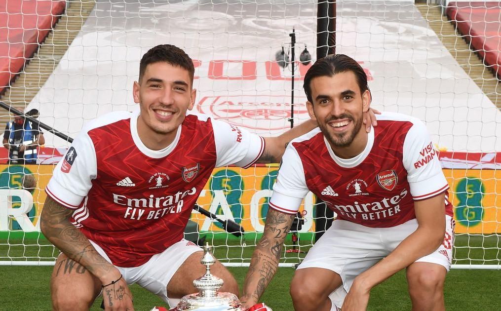 Bellerín, sobre Ceballos: "Le gustaría estar aquí y ojalá podamos jugar juntos en el Betis"
