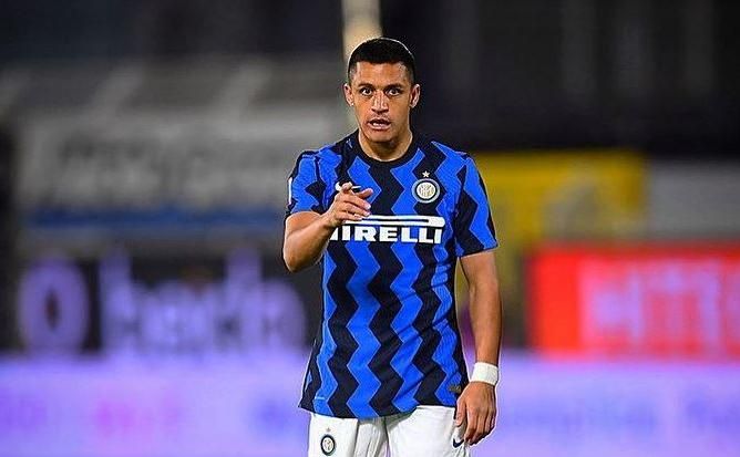 "Alexis Sánchez podría irse a España; al Betis, al Sevilla..."