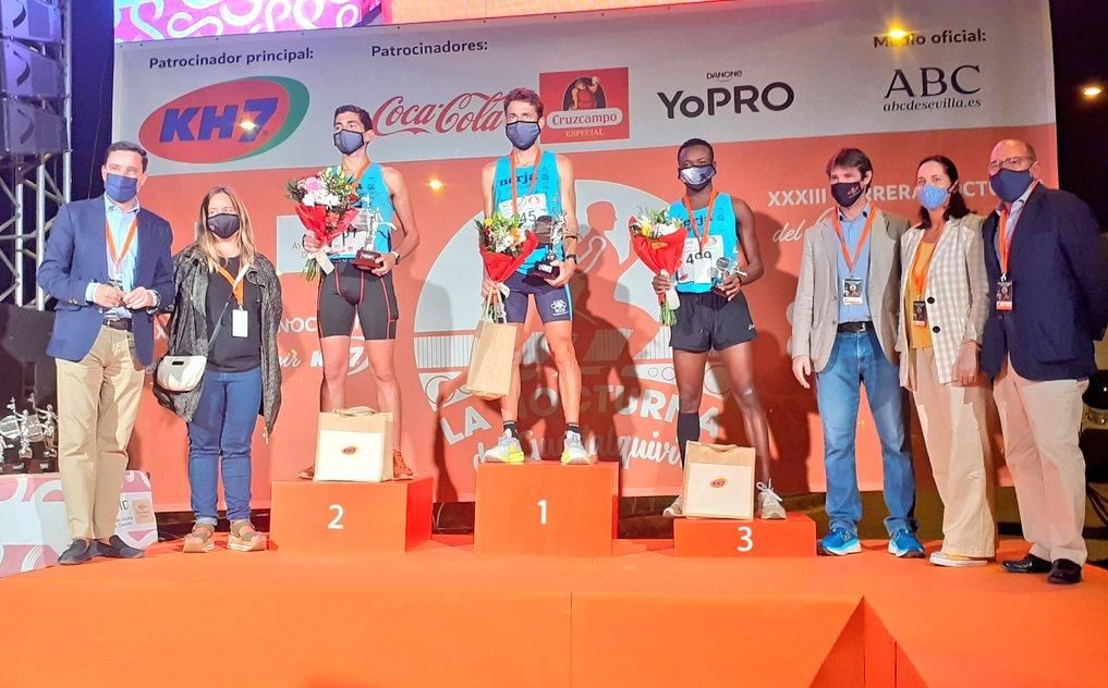 Unos 10.000 corredores participan en la Nocturna del Guadalquivir de Sevilla