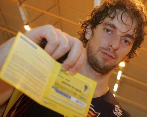 Así se convirtió Pau Gasol en socio de honor del Cádiz