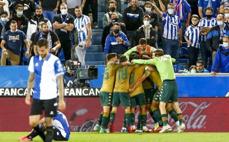 Borja Iglesias: "Suerte que Joaquín es muy bueno y me la pone para empujarla"