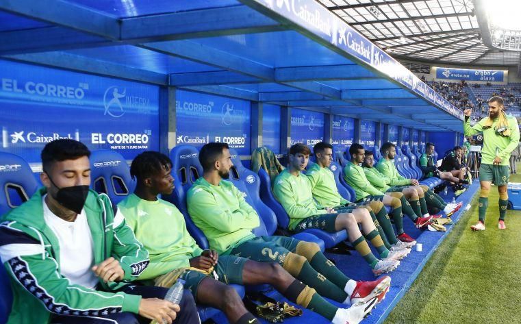 Pellegrini dio la primera titularidad a Camarasa en su vuelta a Vitoria, pero se cayó del once a última hora