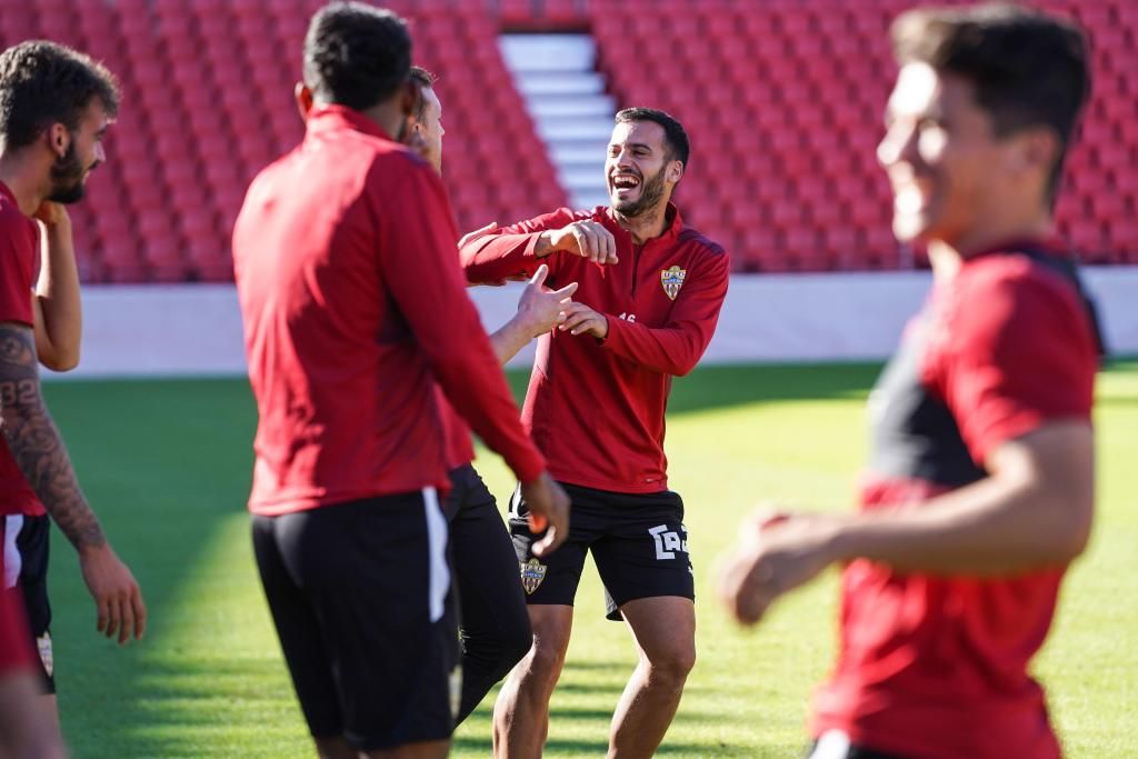 Almería-Burgos: El líder prueba su fortaleza ante un Burgos en apuros (previa y posibles alineaciones)