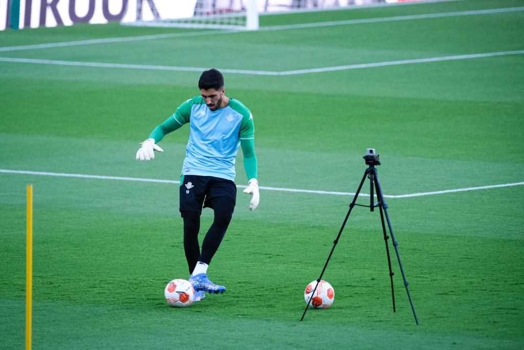 Desenfocado, resiliente y mirando al futuro en el Betis