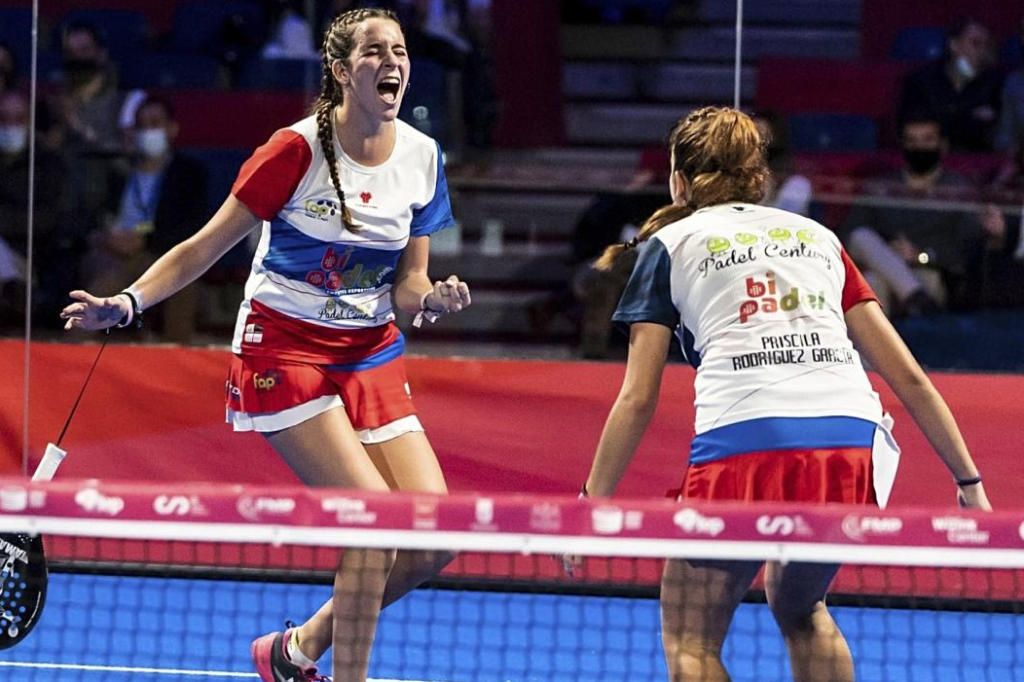 Las mellizas sevillanas Eunice y Priscila Rodríguez, campeonas de España, se hacen fuertes en el World Padel Tour