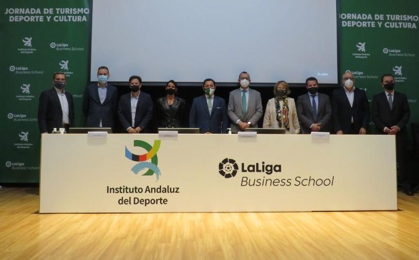 El Instituto Andaluz de Deporte, el Sevilla F.C. y el Real Betis Balompié colaboran en el curso 'El Making Of del Evento Deportivo'