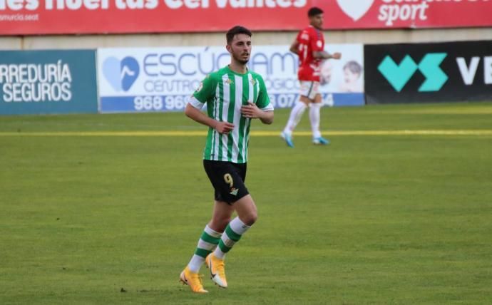 Raúl García apunta a salir cedido del Betis y el Almería es un candidato
