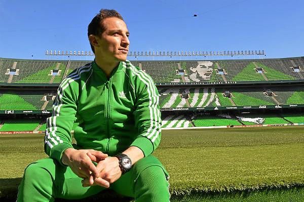 Guardado habla de su futuro en el Betis, sus próximos retos, el supuesto pique con Chicharito y... "una oferta del Sevilla"