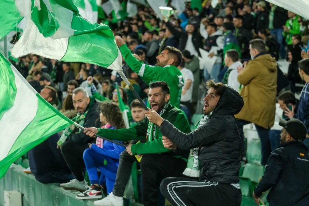 La Policía aborta un enfrentamiento entre ultras del Rayo y del Betis en la semifinal de la Copa