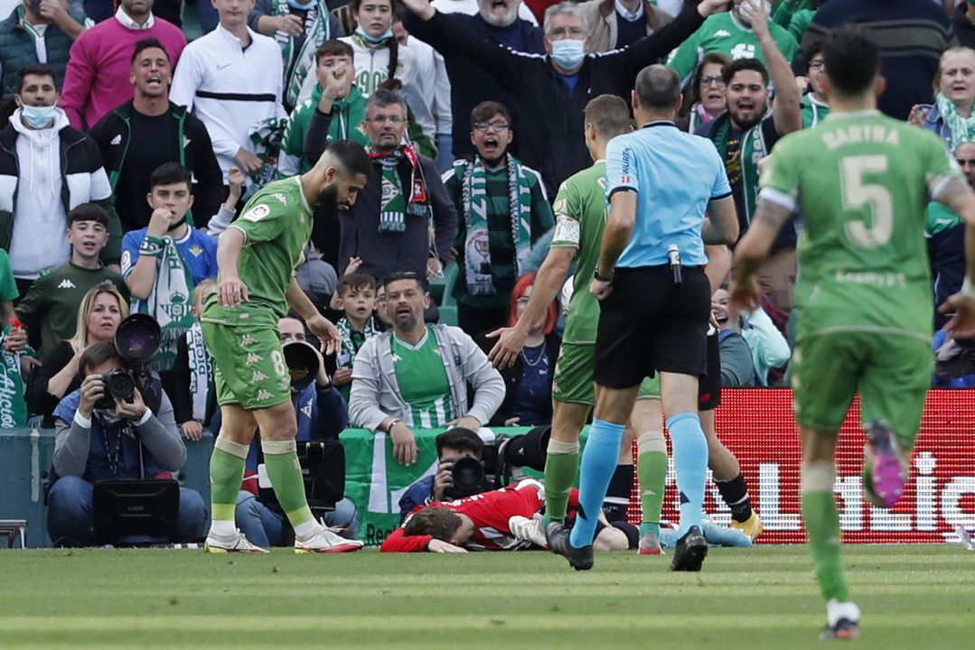 Competición castiga a Fekir tras su expulsión ante el Athletic