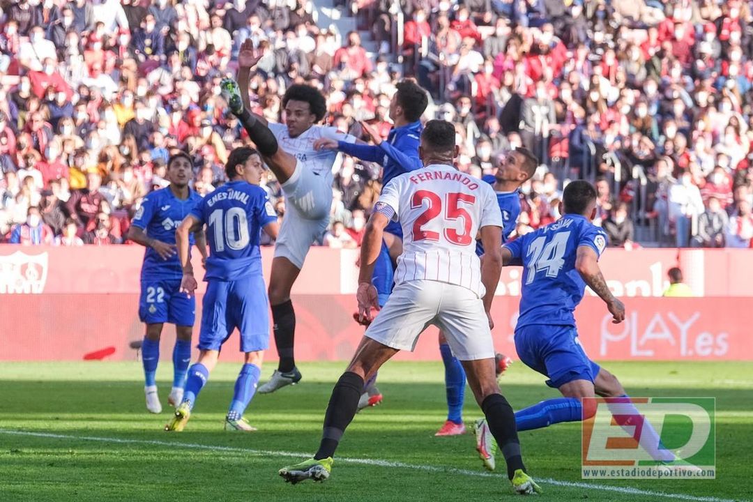 El Chelsea reconoce su error en el fichaje de Koundé