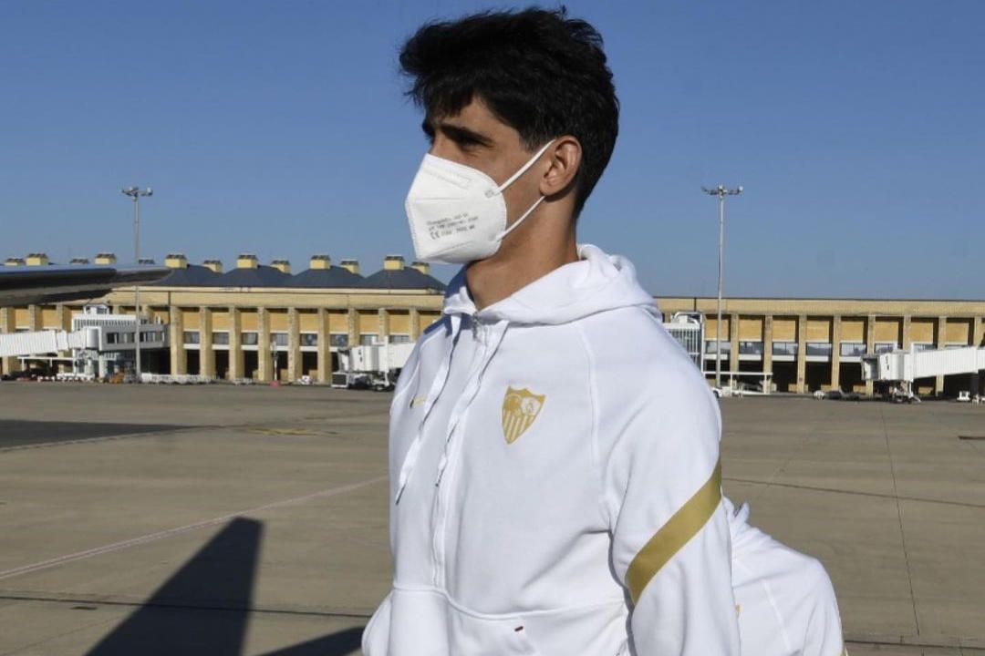 El Sevilla viaja a Barcelona con 23 futbolistas, sin recuperaciones 'milagrosas' y otra baja más en la medular