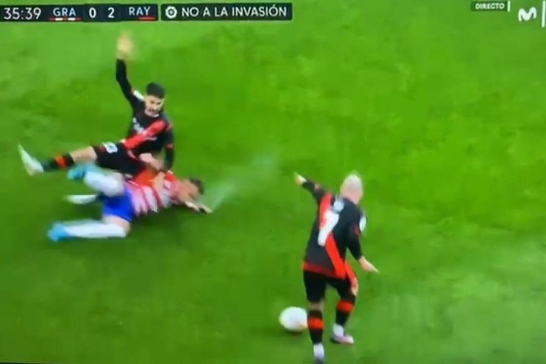 La entrada por la que Hernández Hernández perdonó la segunda amarilla a Petrovic