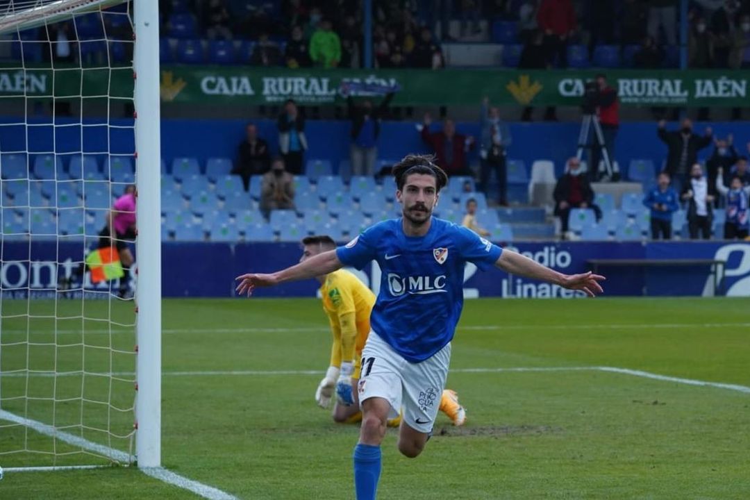 Linares 3-0 Betis Deportivo: Se consuma el descenso del filial a Segunda RFEF