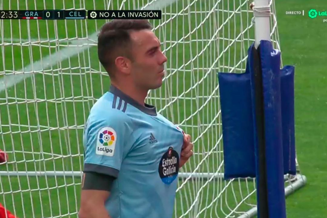 El gesto de celebración de Aspas hacia la grada de Los Cármenes en un gol que ni siquiera fue suyo