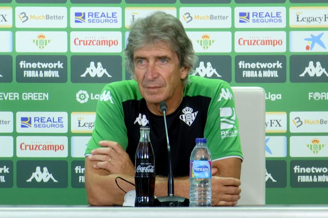 "No quiero mezclar ilusión, frustración y realidad", afirma un Pellegrini "muy orgulloso" de su Betis pese a dar ya por perdida la Champions