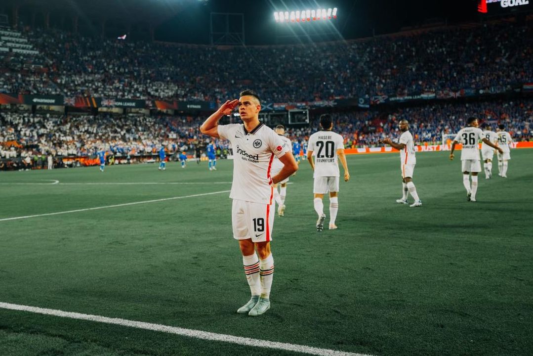 Descartado por Simeone para el Atlético, estuvo en la agenda de Sevilla y Betis y ahora es héroe en Europa