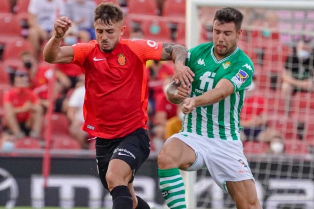 Movimientos en el mercado de fichajes por un lateral diestro que es una ganga