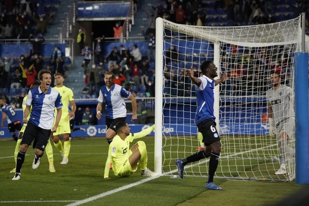 Interesó al Cádiz cuando jugaba en el Oporto y ahora vuelve a ponerse a tiro