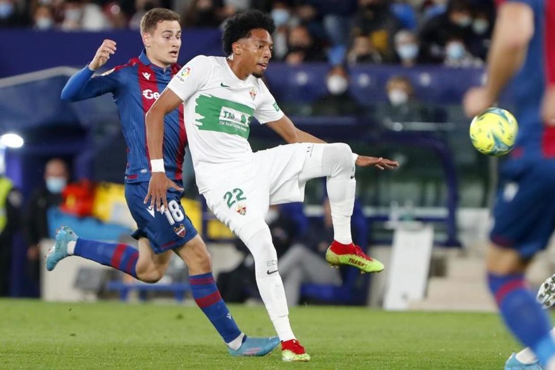 El dinero que Mojica se quedaría si Sevilla o Atlético acabaran cerrando su fichaje