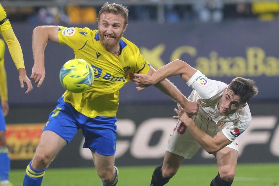 Haroyan da el 'sí, quiero' al Málaga y el Cádiz sigue apretando por Víctor Chust