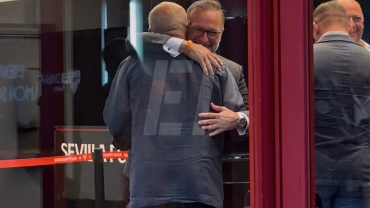 El abrazo entre Del Nido Benavente y Alberto Pérez-Solano que confirma las buenas relaciones en medio del proceso de venta del Sevilla FC