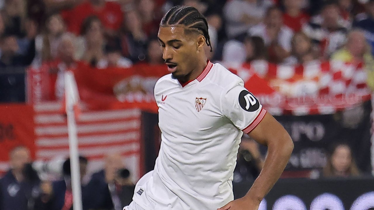 El bonito gesto de Badé que enamora a la afición del Sevilla